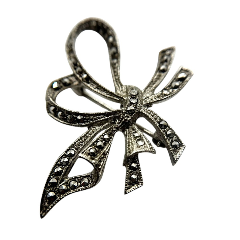 Vintage Sterling Silver Bow Tie Brooch, Dainty Estate Marcasite D14Q